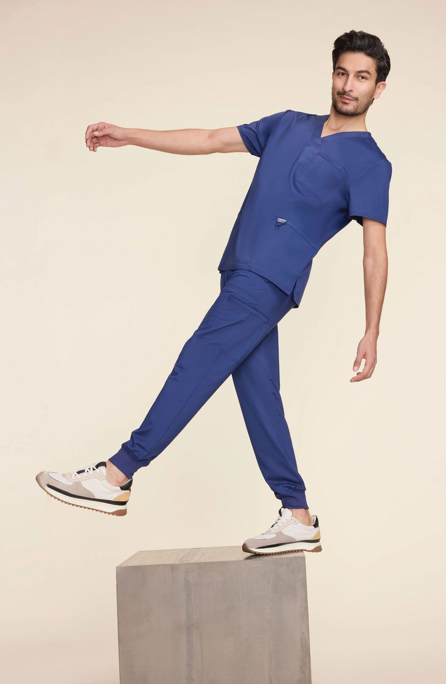 Top Cherokee Da Uomo In Peltro Workwear Revolution Con Scollo A V - Foto 3