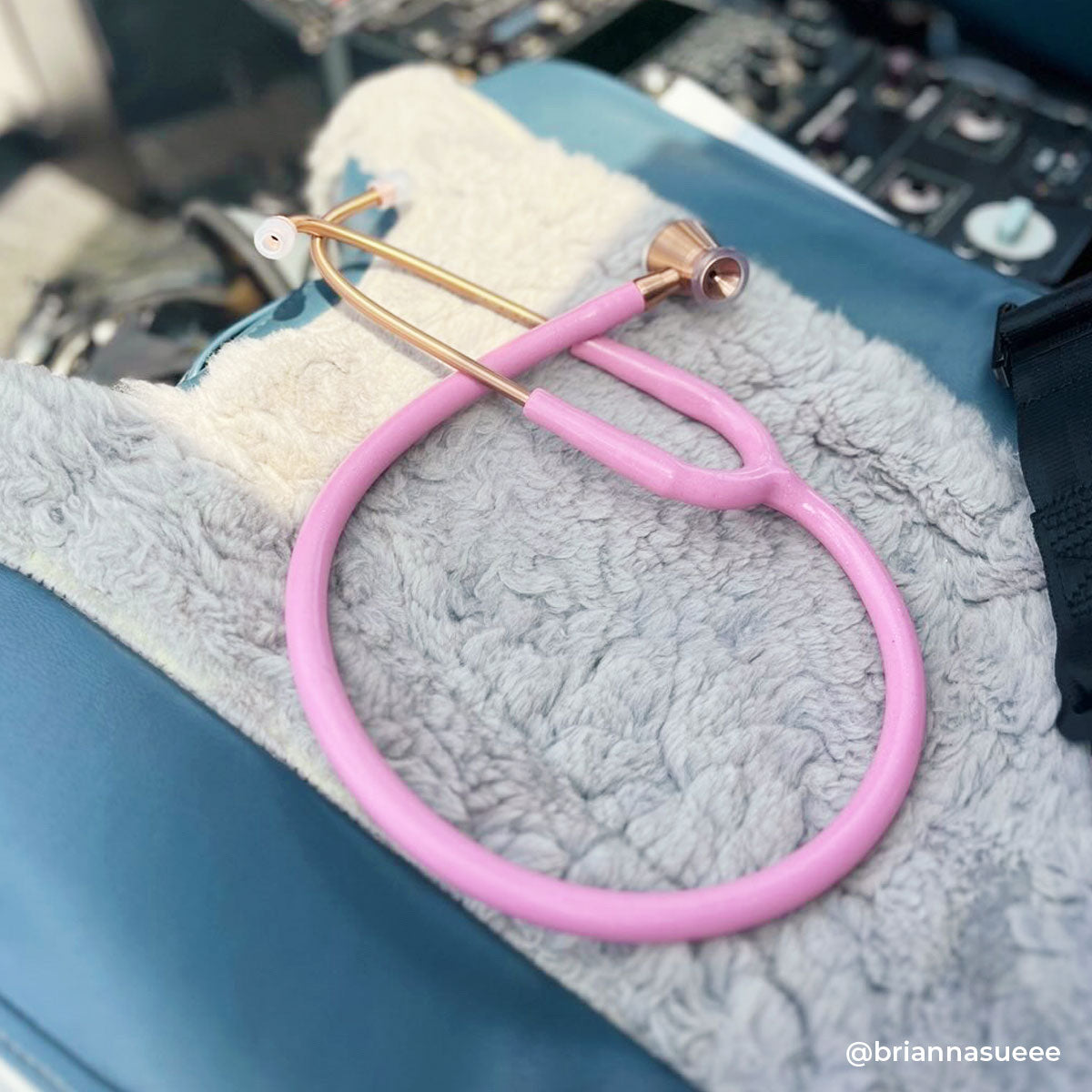 stethoscope-mdf-instruments-procardial-titanium-mprint-light-pink-glitter-rose-gold-1.jpg__PID:902ad867-db47-48cb-ad6e-26699d43d50a