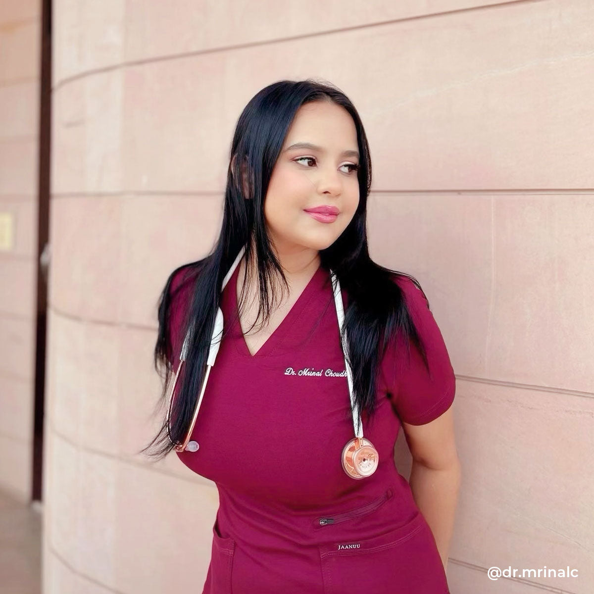 stethoscope-mdf-instruments-md-one-rose-gold-white-4.jpg__PID:76892d5c-bc2a-402a-9867-db4728cb6d6e